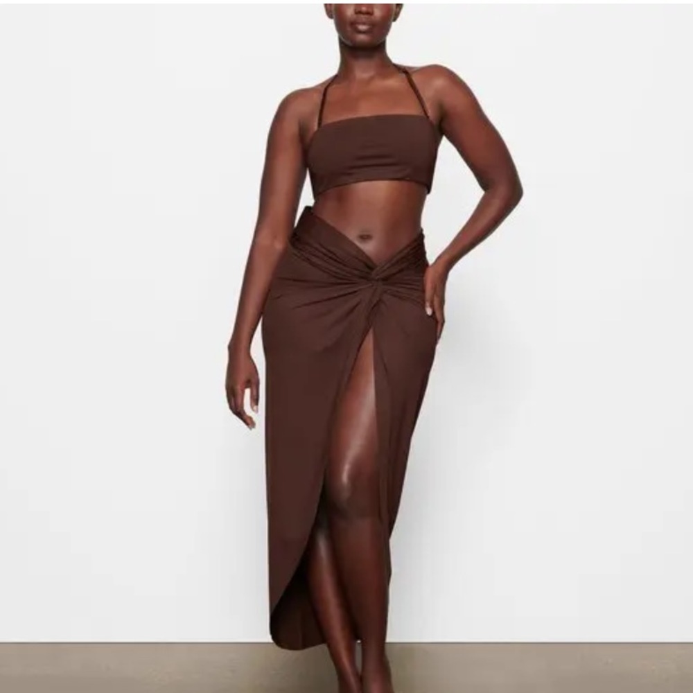 Sw32. Skims recycled swim bandeau bikini top cocoa large nwt 🤎 halter strap incl